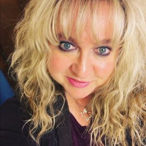 Meet your Posher, Denise